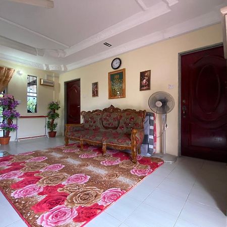 Oyo Home 90331 D'Jj Homestay 古打毛律 外观 照片