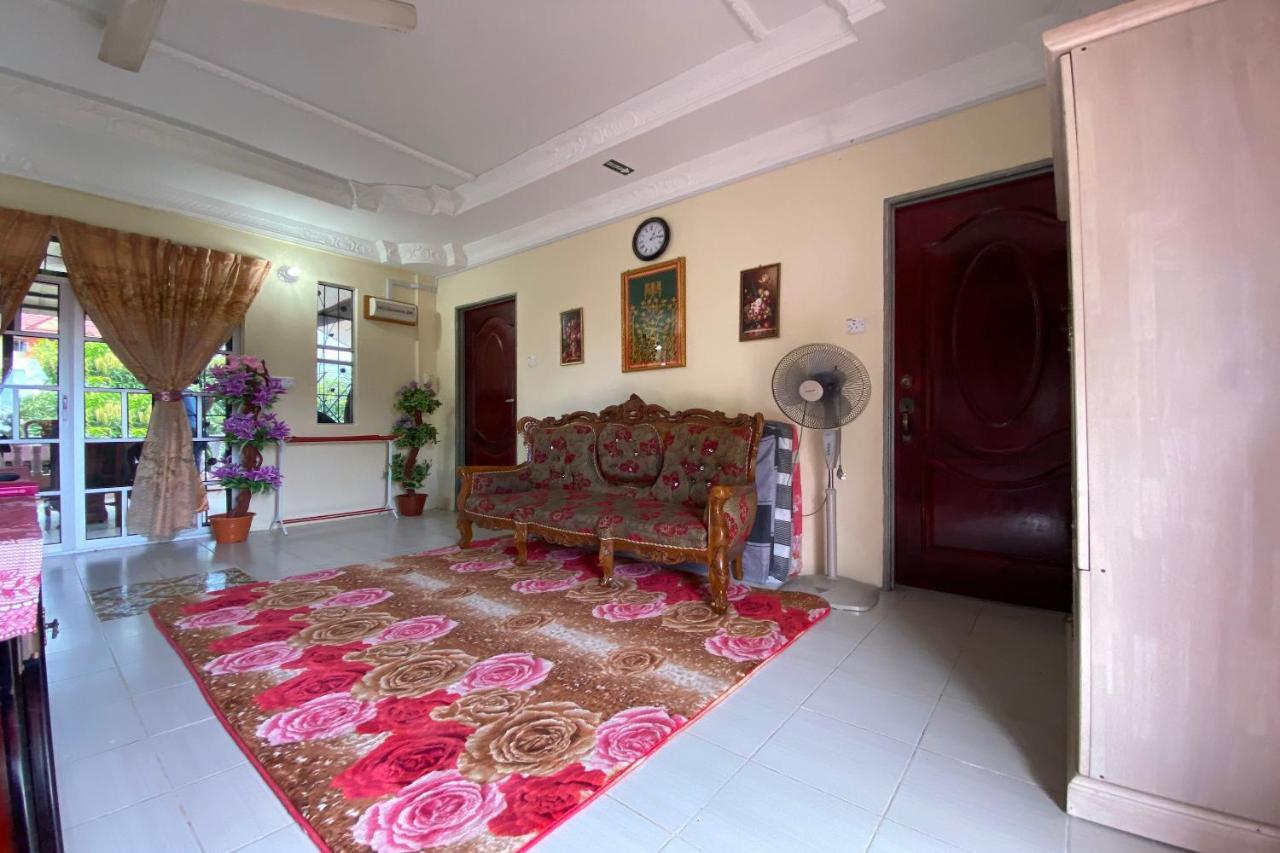 Oyo Home 90331 D'Jj Homestay 古打毛律 外观 照片