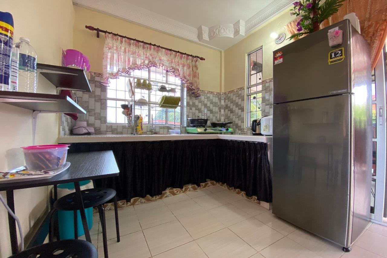 Oyo Home 90331 D'Jj Homestay 古打毛律 外观 照片
