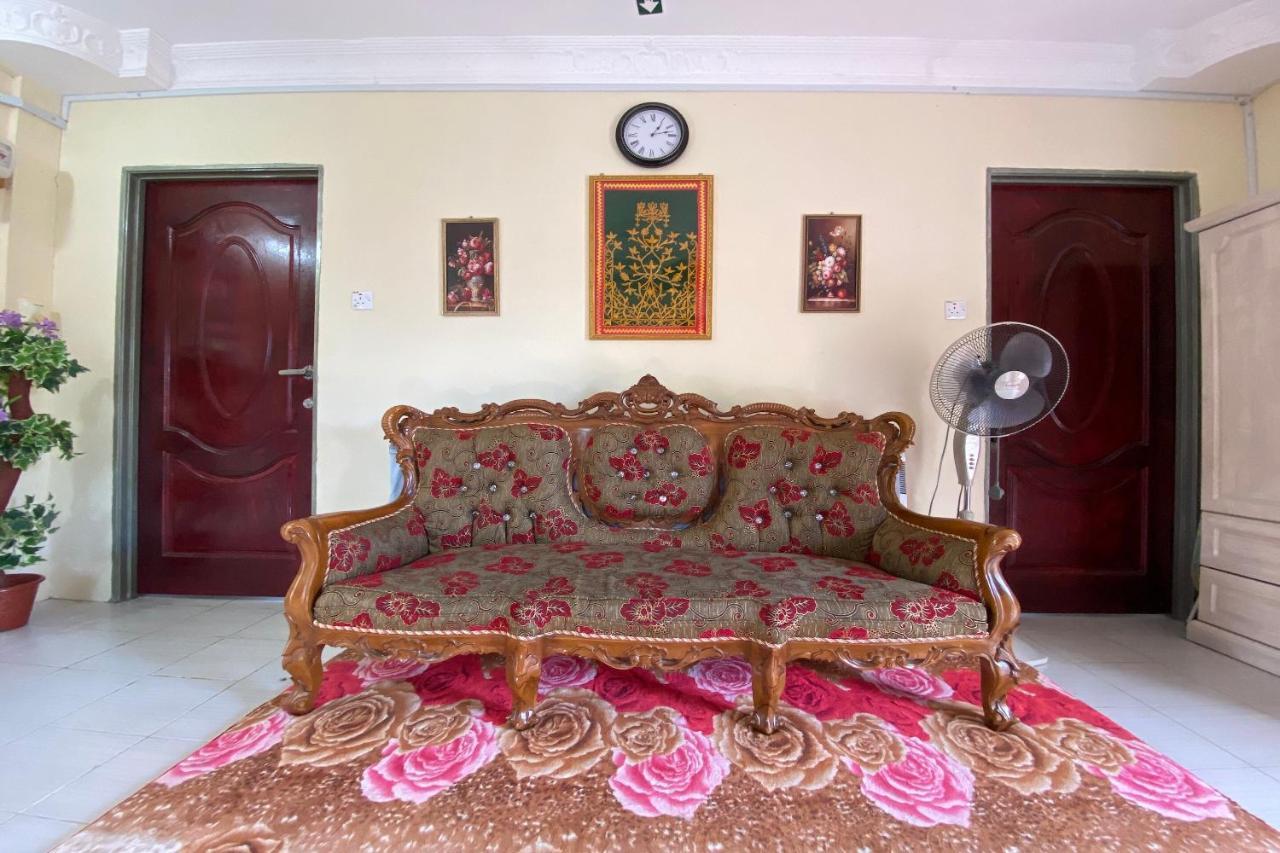 Oyo Home 90331 D'Jj Homestay 古打毛律 外观 照片