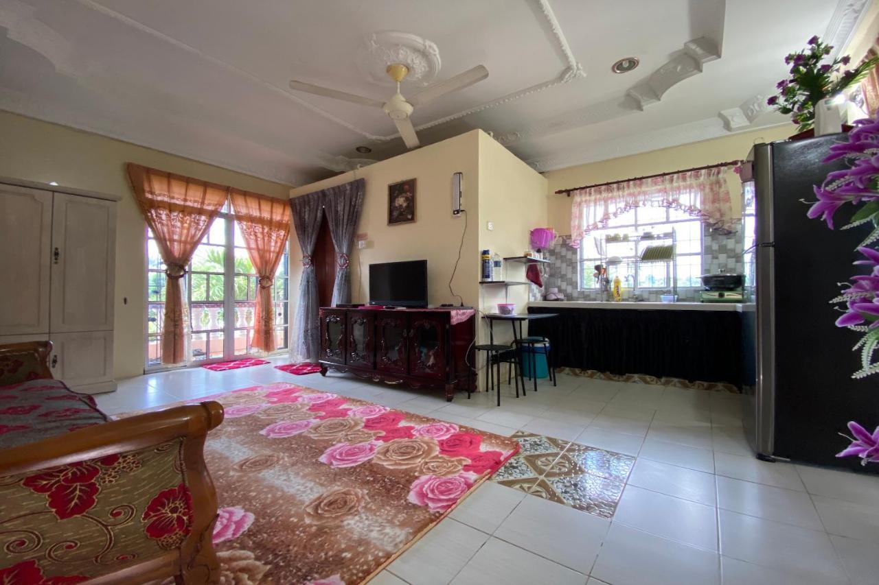 Oyo Home 90331 D'Jj Homestay 古打毛律 外观 照片