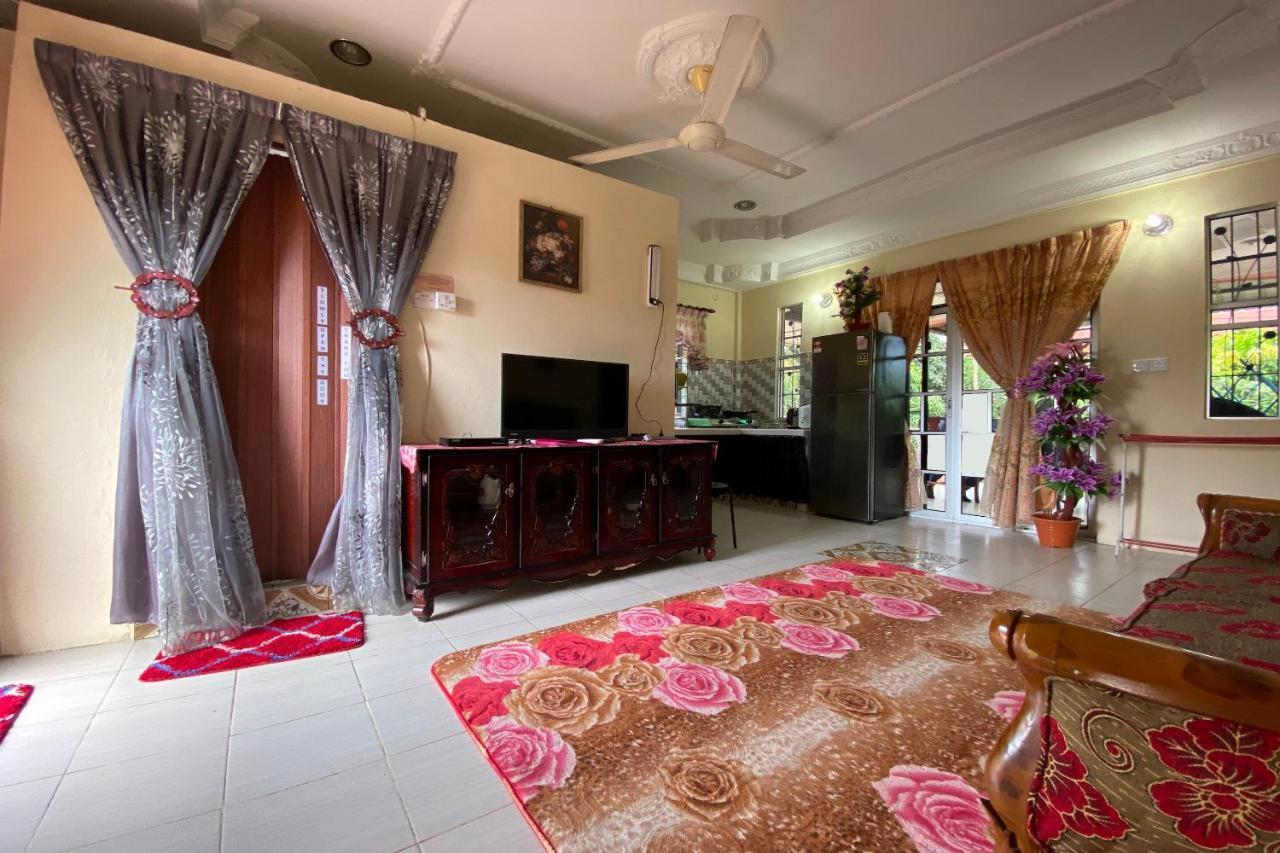 Oyo Home 90331 D'Jj Homestay 古打毛律 外观 照片