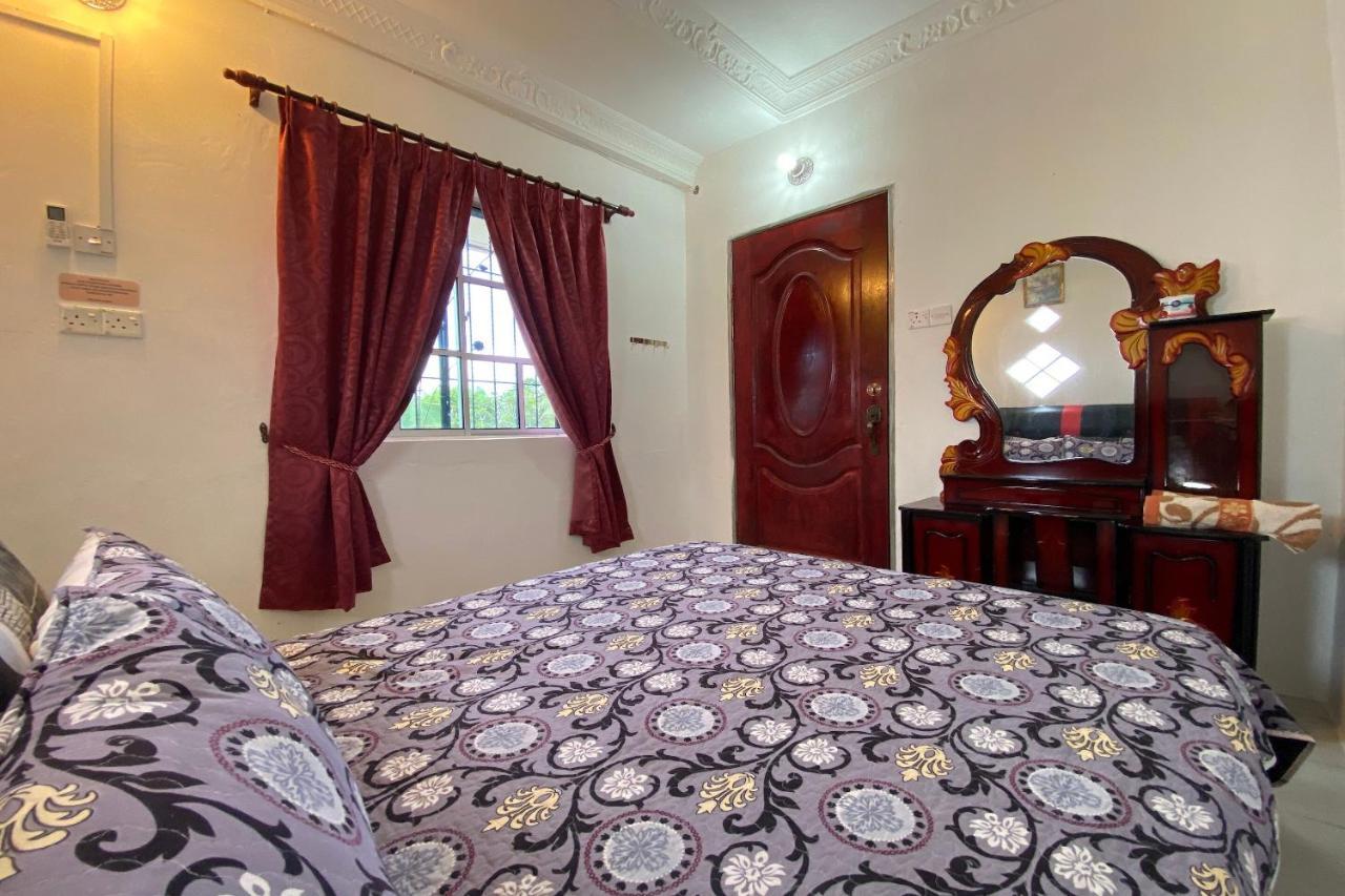 Oyo Home 90331 D'Jj Homestay 古打毛律 外观 照片