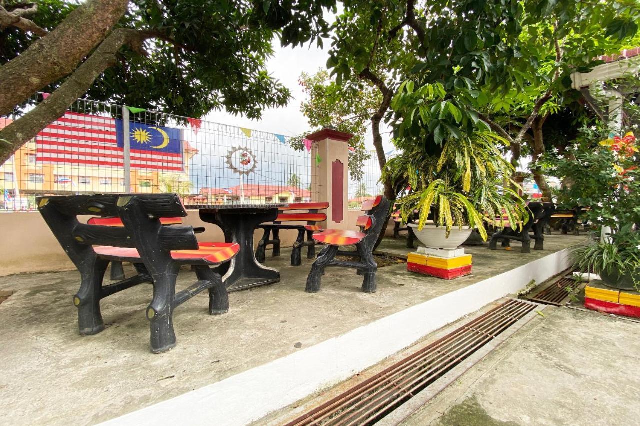Oyo Home 90331 D'Jj Homestay 古打毛律 外观 照片