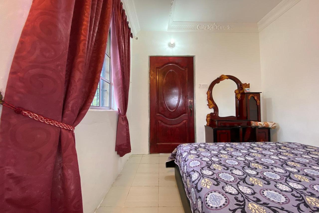 Oyo Home 90331 D'Jj Homestay 古打毛律 外观 照片